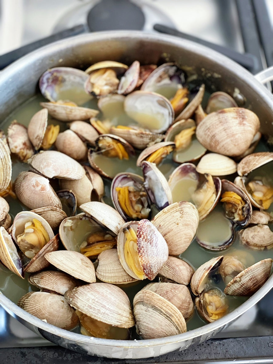 Spaghetti Alle Vongole – The Lobster Man
